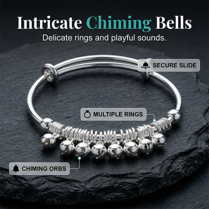 ☀️ SOMMARERBJUDANDE: 50 % rabatt på det eleganta armbandet med silverklockor! 🔔💖 (Endast under en begränsad tid!) ⌛